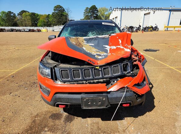 3C4NJDDB2HT631174 2017 JEEP COMPASS Orange Widok z przodu