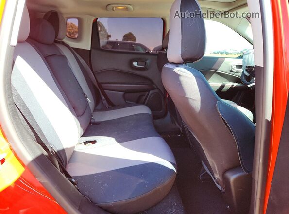 3C4NJDDB2HT631174 2017 JEEP COMPASS Orange Widok wnętrza z tyłu
