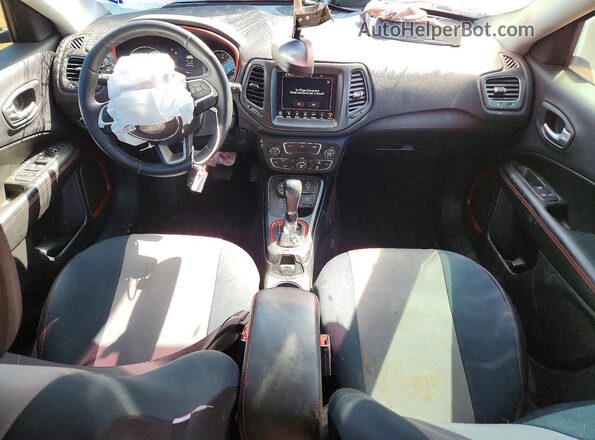3C4NJDDB2HT631174 2017 JEEP COMPASS Orange Widok deski rozdzielczej