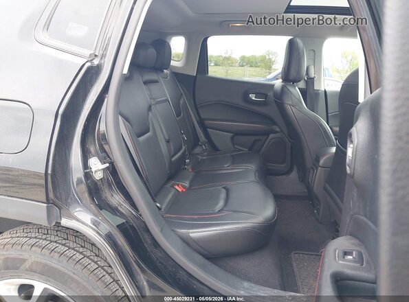 3C4NJDDB2HT681718 2017 JEEP NEW COMPASS Black Widok naklejki z numerem VIN