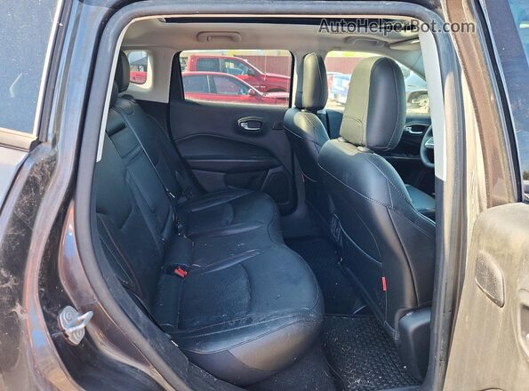 3C4NJDDB2KT800178 2019 JEEP COMPASS Gray Vista interior trasera