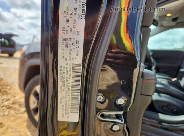3C4NJDDB3HT631846 2017 JEEP COMPASS Black VIN sticker view