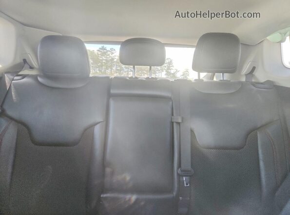 3C4NJDDB3LT171693 2020 JEEP COMPASS Белый Вид задних сидений