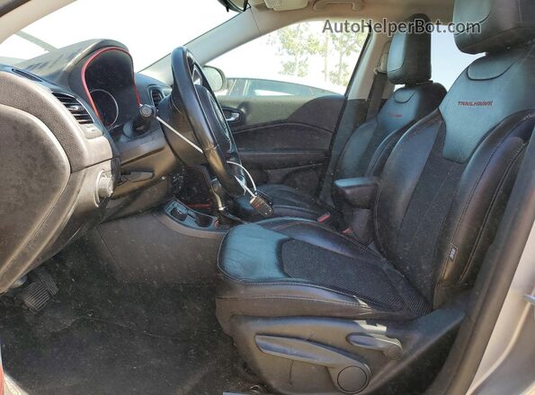 3C4NJDDB4KT748133 2019 JEEP COMPASS Silver Սալոնի դիմացի տեսք