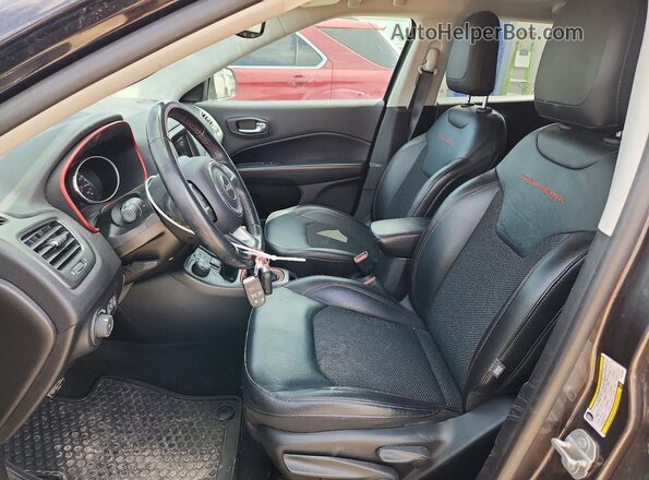 3C4NJDDB4KT790382 2019 JEEP COMPASS Угольный Вид салона спереди