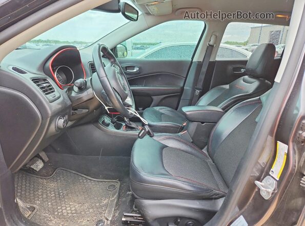 3C4NJDDB5HT667408 2017 JEEP COMPASS Gray წინა სალონის ხედი