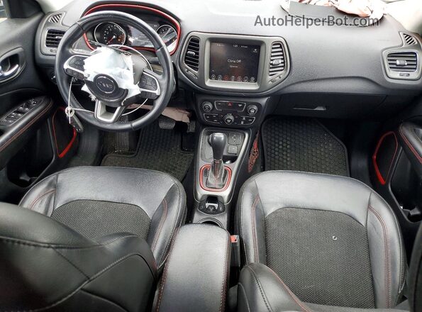 3C4NJDDB5KT703430 2019 JEEP COMPASS Серый Вид панели приборов