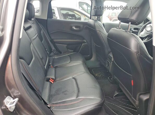 3C4NJDDB6HT646518 2017 JEEP COMPASS Угольный Вид задних сидений