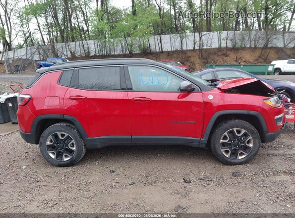 3C4NJDDB6JT234752 2018 JEEP COMPASS Красный Вид задней части салона