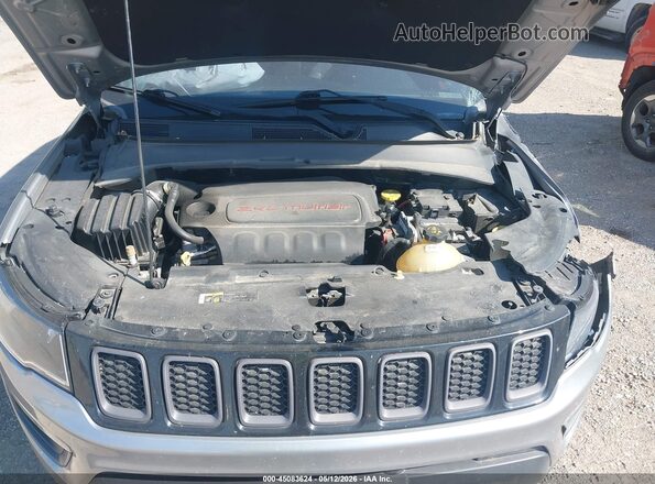3C4NJDDB7HT636113 2017 JEEP NEW COMPASS Silver Вид ззаду