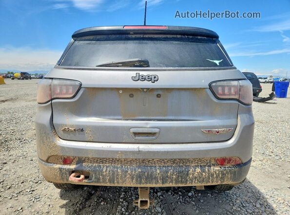 3C4NJDDB7KT667725 2019 JEEP COMPASS Silver Widok z tyłu