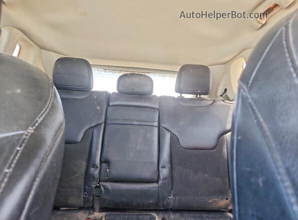 3C4NJDDB7KT667725 2019 JEEP COMPASS Silver Widok tylnych siedzeń