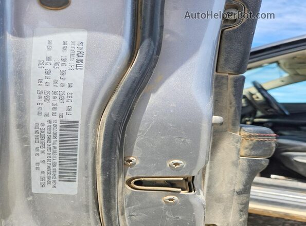 3C4NJDDB7KT667725 2019 JEEP COMPASS Silver Widok wnętrza 360 stopni