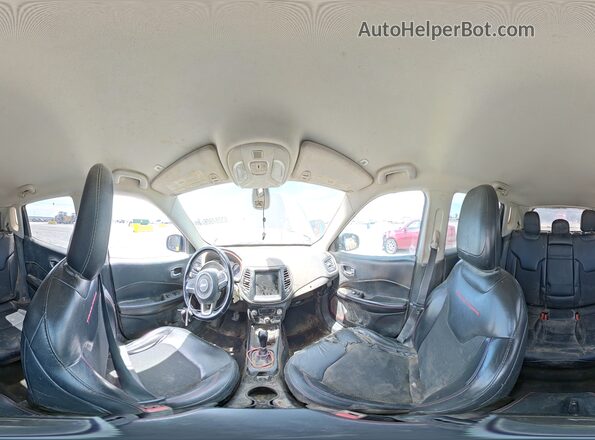 3C4NJDDB7KT667725 2019 JEEP COMPASS Silver 