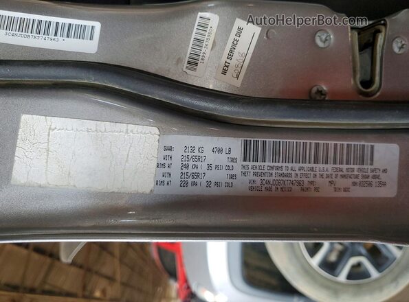 3C4NJDDB7KT747963 2019 JEEP COMPASS Silver Widok komory silnika