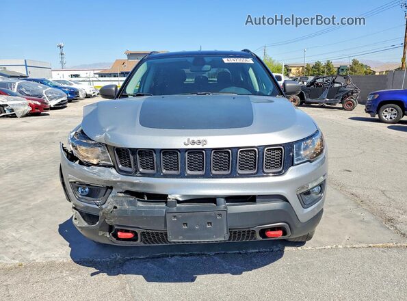 3C4NJDDB7LT162933 2020 JEEP COMPASS Серебряный Вид спереди