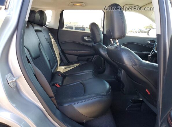 3C4NJDDB7LT162933 2020 JEEP COMPASS Серебряный Вид задних сидений