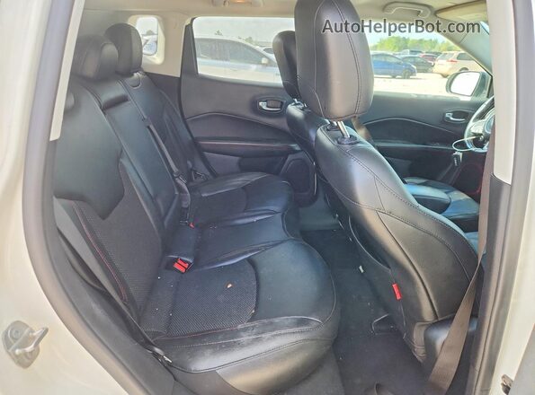 3C4NJDDB7LT170739 2020 JEEP COMPASS White უკანა სალონის ხედი