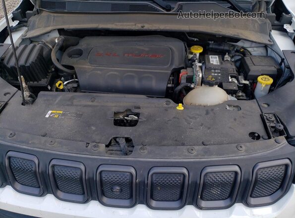3C4NJDDB7NT145147 2022 JEEP COMPASS White Widok komory silnika
