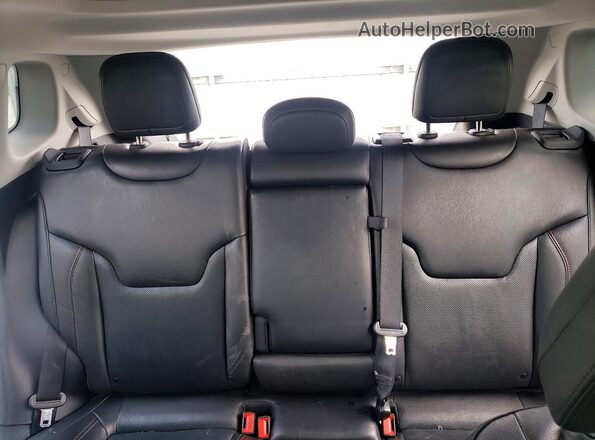 3C4NJDDB7NT145147 2022 JEEP COMPASS White Widok tylnych siedzeń