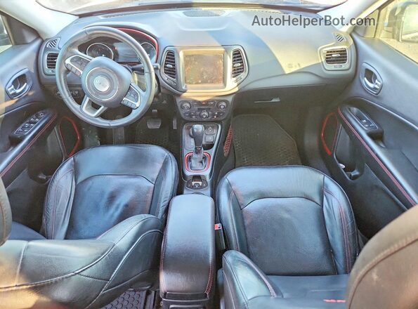 3C4NJDDB8HT640784 2017 JEEP COMPASS Black Widok deski rozdzielczej