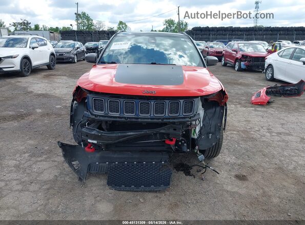 3C4NJDDB8JT163067 2018 JEEP COMPASS Оранжевый Вид спереди