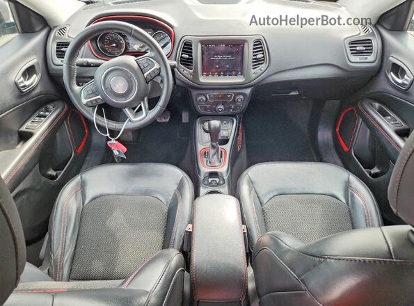 3C4NJDDB8KT690608 2019 JEEP COMPASS Серый Вид панели приборов