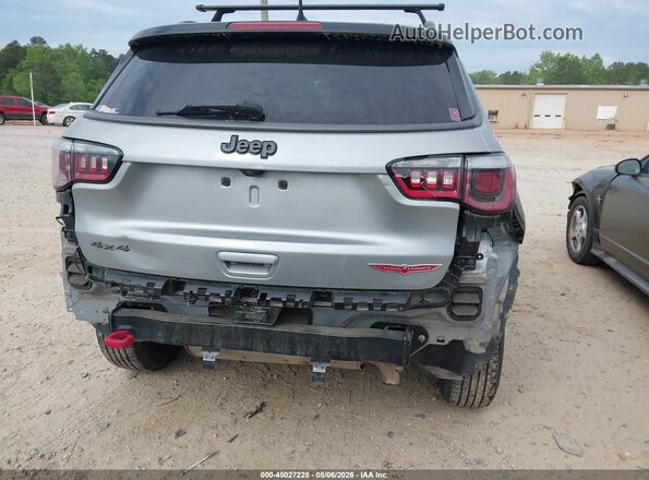 3C4NJDDB8LT184388 2020 JEEP COMPASS Серебряный Вид спереди