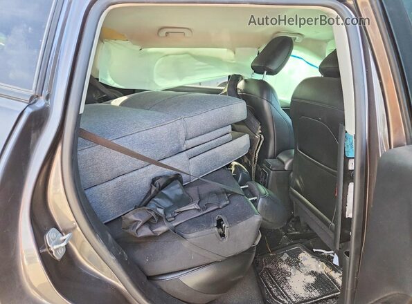 3C4NJDDB8MT590866 2021 JEEP COMPASS Gray Widok tylnych siedzeń