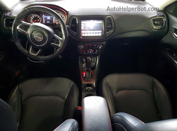 3C4NJDDB9HT639840 2017 JEEP COMPASS Gray Widok deski rozdzielczej