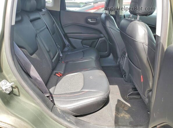 3C4NJDDBXHT624750 2017 JEEP COMPASS Зеленый Вид задних сидений