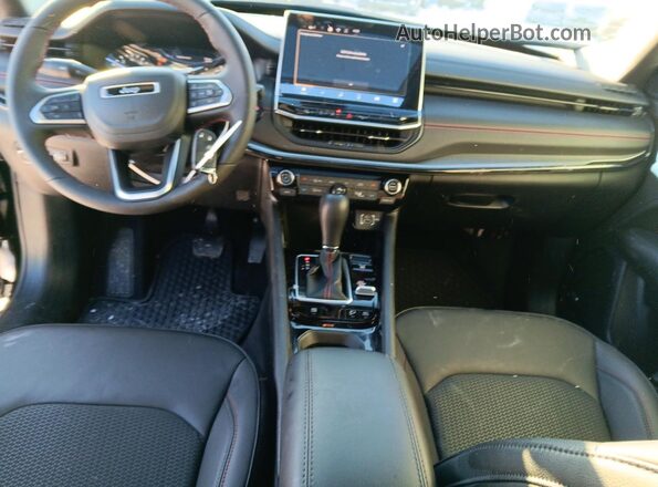 3C4NJDDN1ST567906 2025 JEEP COMPASS Черный Вид панели приборов