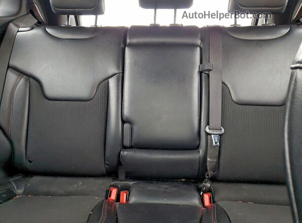 3C4NJDDN2PT565279 2023 JEEP COMPASS Red Vista de los asientos traseros