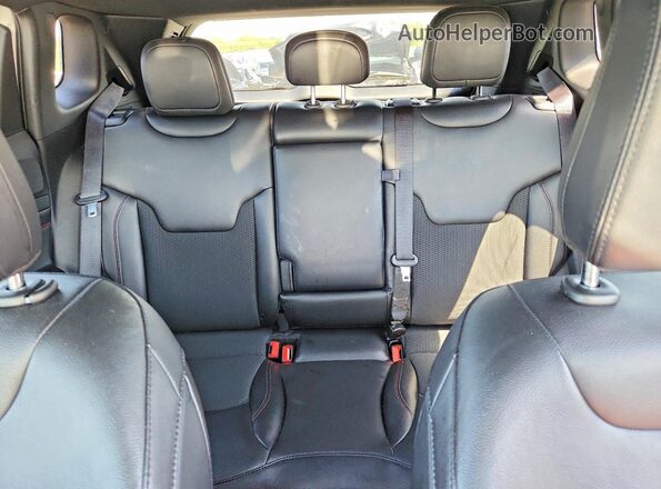 3C4NJDDN2ST564044 2025 JEEP COMPASS Белый Вид задних сидений
