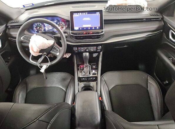 3C4NJDDN2ST583922 2025 JEEP COMPASS Серебряный Вид панели приборов