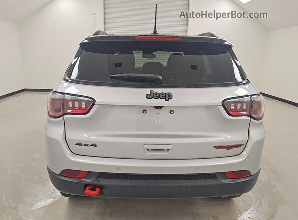 3C4NJDDN2ST583922 2025 JEEP COMPASS Серебряный Вид сзади