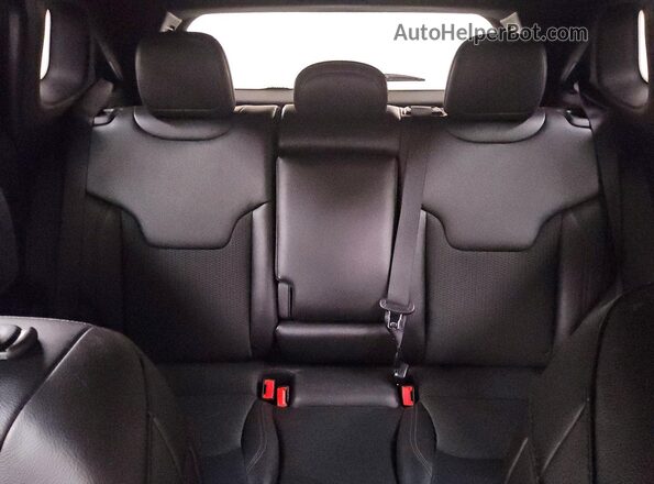 3C4NJDDN2ST583922 2025 JEEP COMPASS Серебряный Вид задних сидений