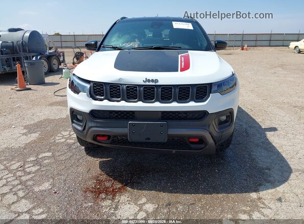 3C4NJDDN2TT186079 2026 JEEP COMPASS White Widok z przodu