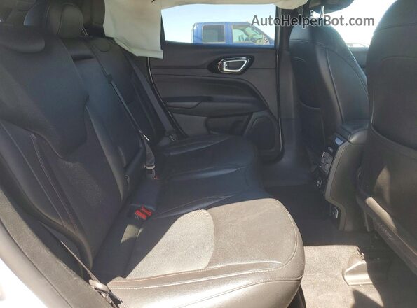 3C4NJDDN3RT148790 2024 JEEP COMPASS Silver Հետևի նստատեղերի տեսք