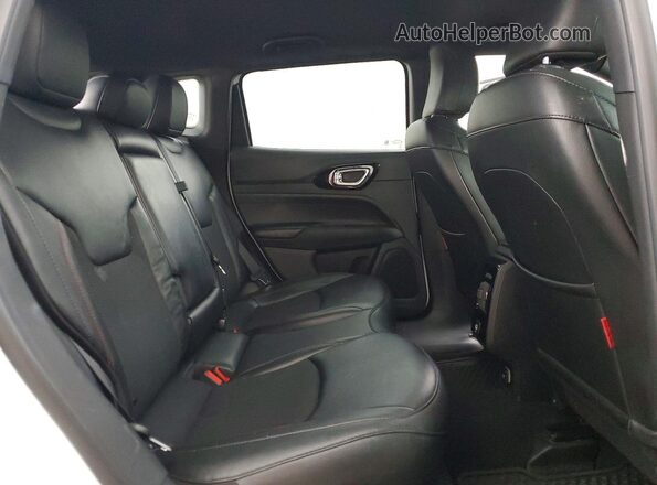 3C4NJDDN4RT144876 2024 JEEP COMPASS White Widok wnętrza z tyłu