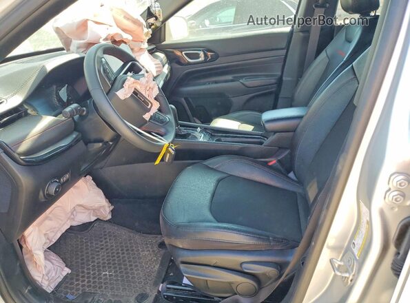 3C4NJDDN4RT144960 2024 JEEP COMPASS Silver Vista interior delantera