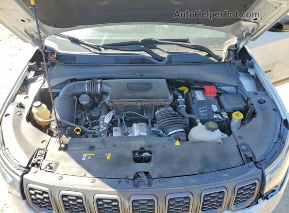 3C4NJDDN4RT144960 2024 JEEP COMPASS Silver Vista interior trasera