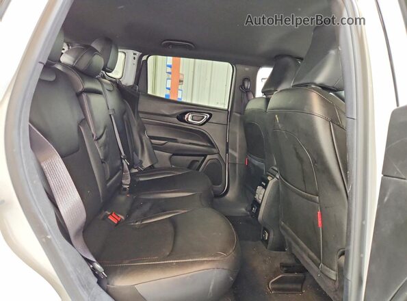 3C4NJDDN4ST522877 2025 JEEP COMPASS Белый Вид задней части салона