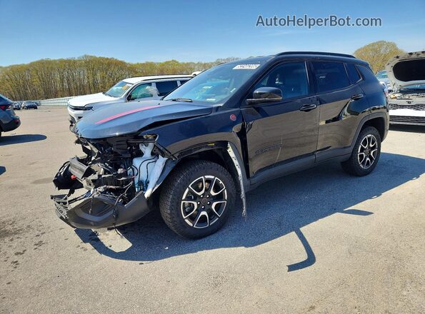 3C4NJDDN6ST615691 2025 JEEP COMPASS Черный Передняя левая четверть
