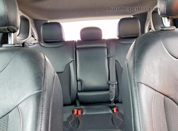 3C4NJDDN9ST533518 2025 JEEP COMPASS Серебряный Вид задних сидений