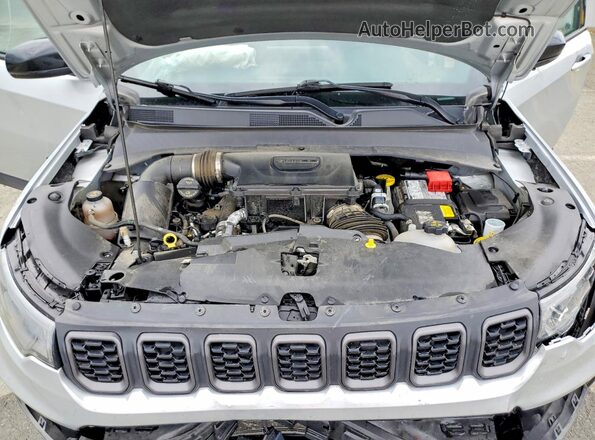 3C4NJDDN9ST533518 2025 JEEP COMPASS Серебряный Вид подкапотного пространства