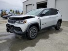 2025 Jeep Compass Trailhawk Серебряный vin: 3C4NJDDN9ST533518 Damage: Left Front Fender, Severe Damage, Replacement Required