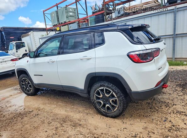 3C4NJDDNXRT144882 2024 JEEP COMPASS White Tył lewy