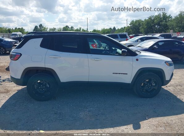 3C4NJDDNXRT602761 2024 JEEP COMPASS Белый Вид задней части салона