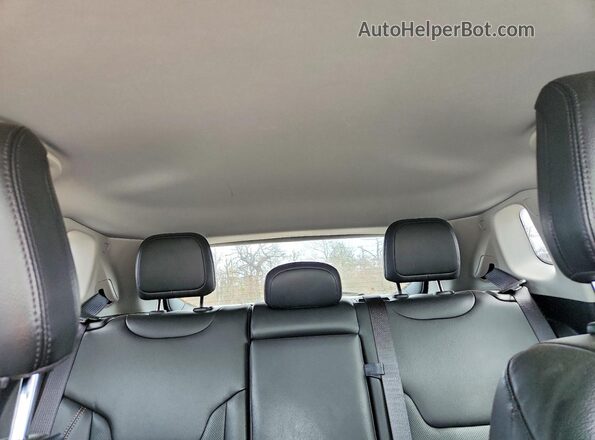 3C4NJDFB1NT204562 2022 JEEP COMPASS White Widok tylnych siedzeń